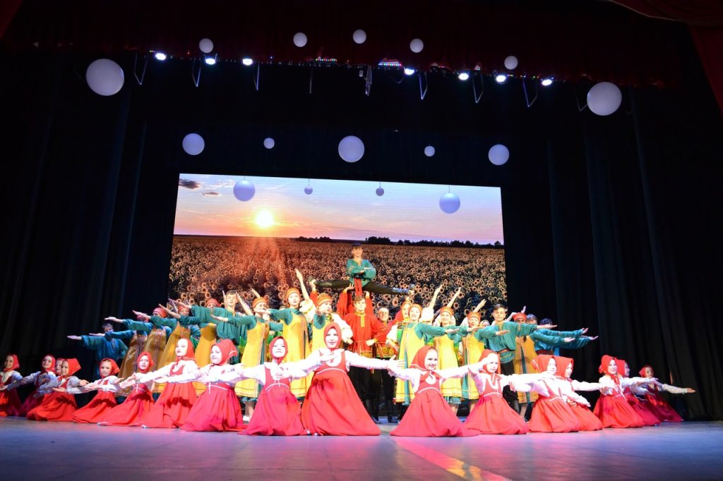 22 апреля прошел отчетный концерт народного ансамбля танца «Радуга» и детского ансамбля танца «Радужка»